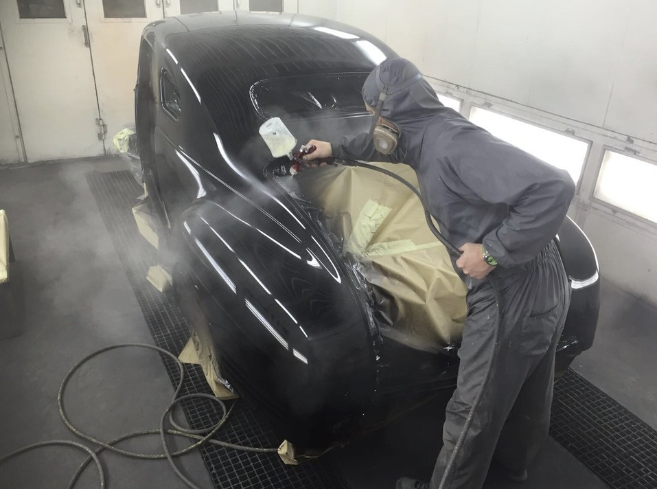 Auto over laten spuiten